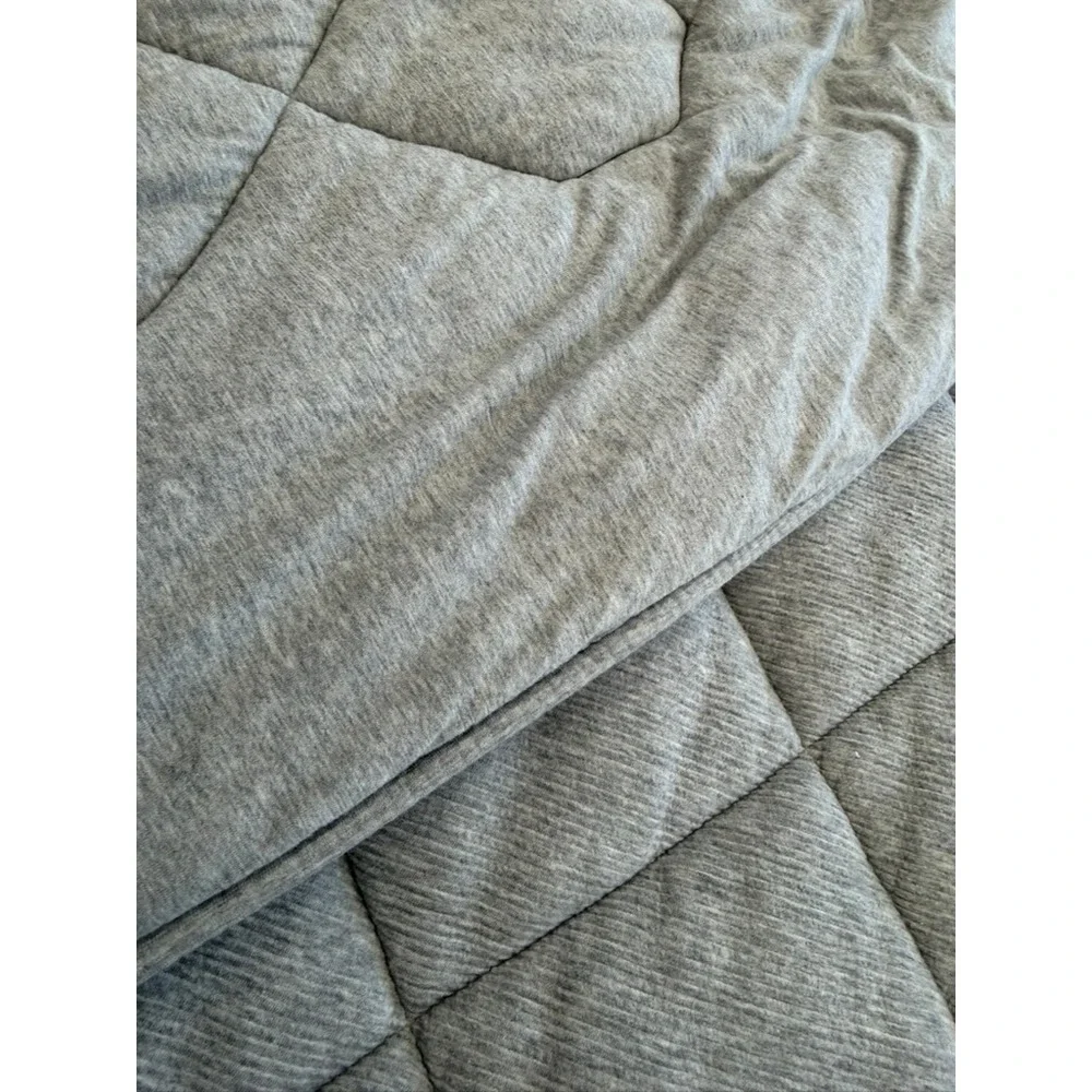 Gray Quilted Jersey Comforter Diamond Stitch Minimalist King 102x86 Heavy‎ Cozy